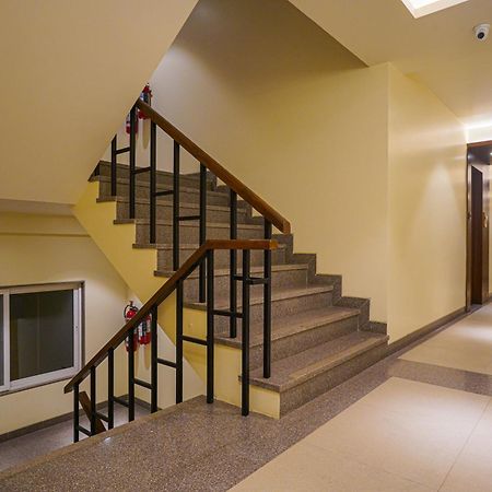 Hotel El Magnifico Surat Bagian luar foto