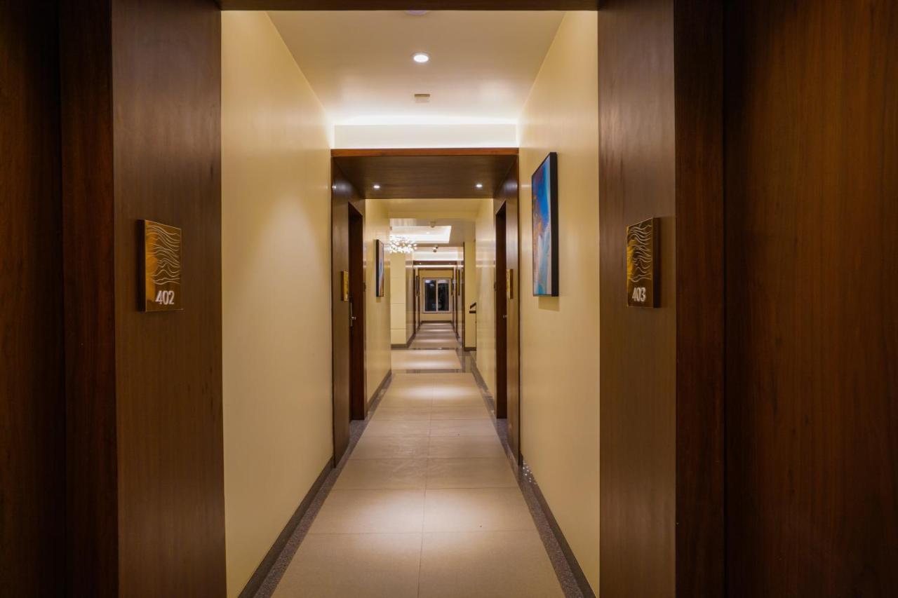 Hotel El Magnifico Surat Bagian luar foto
