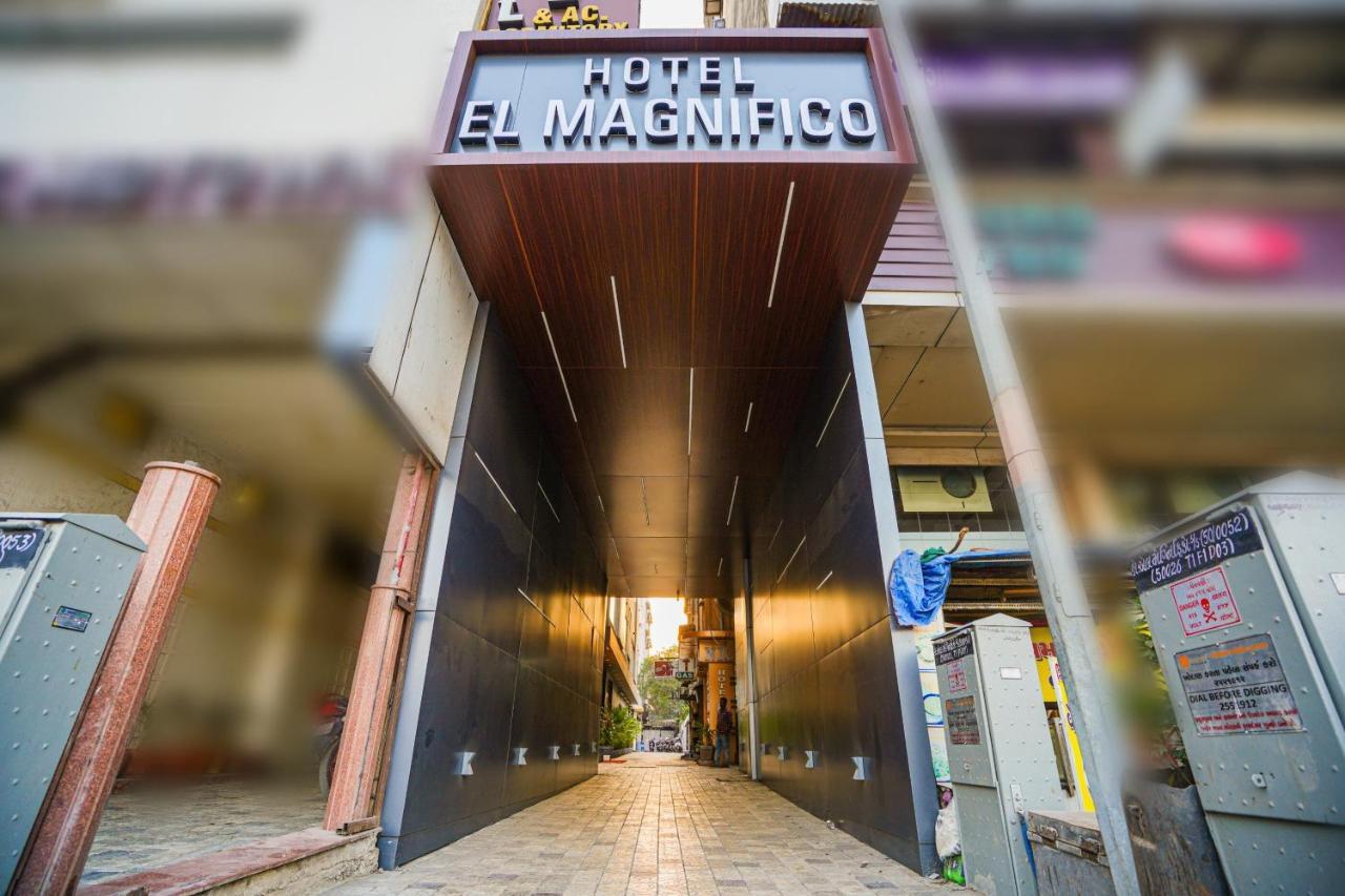 Hotel El Magnifico Surat Bagian luar foto